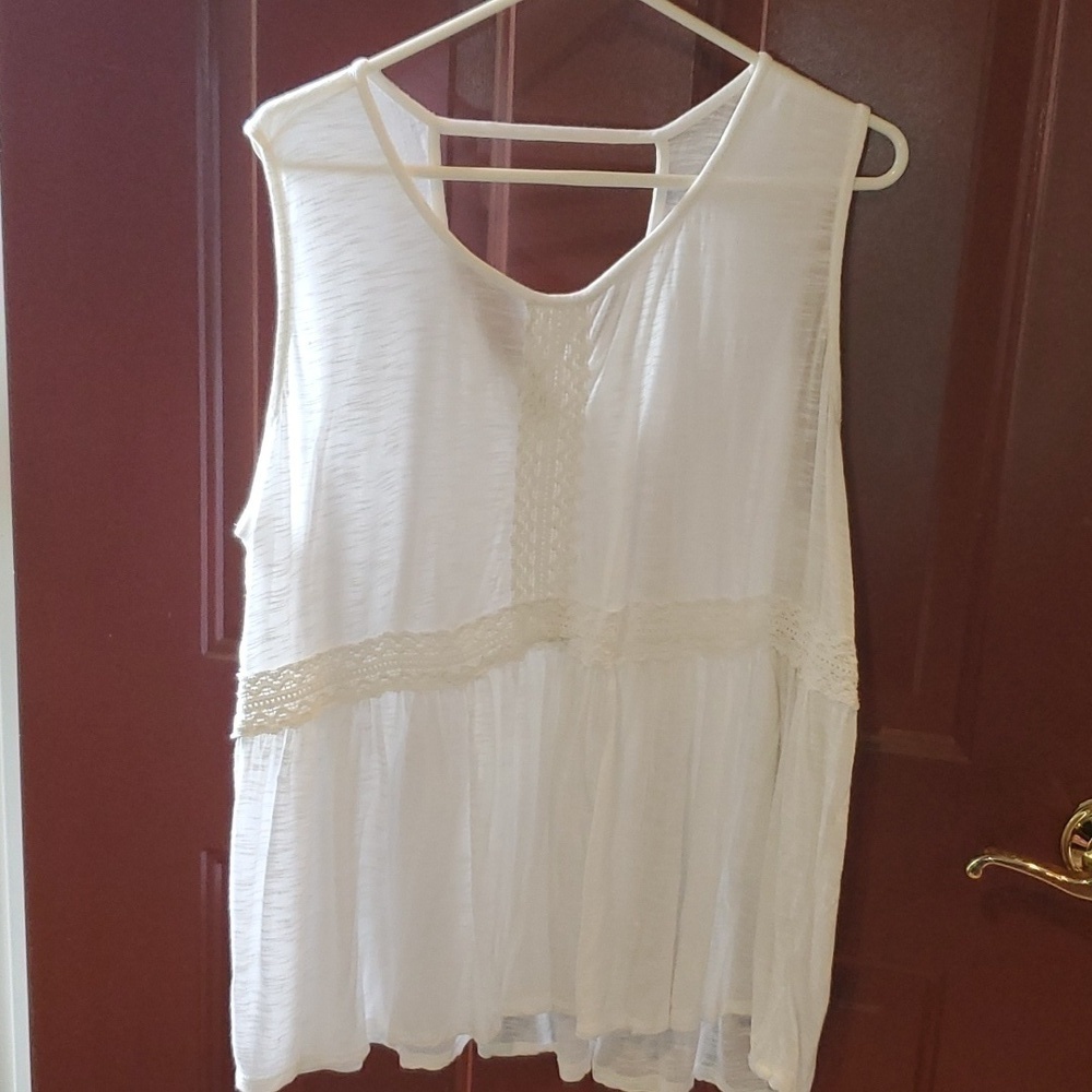 True Craft white sleeveless top lace trim  2X 100 % viscose